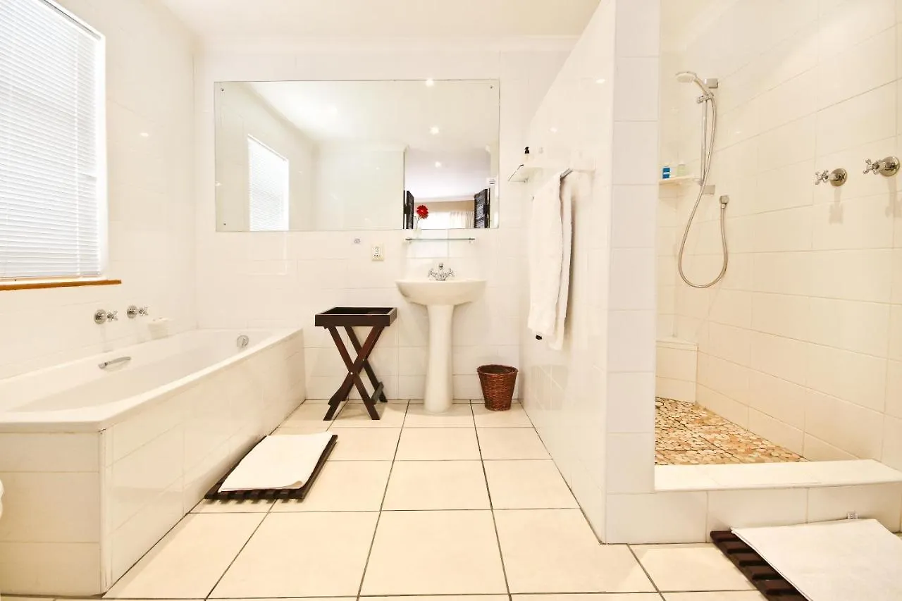 Aqua Vista Guest House Somerset West